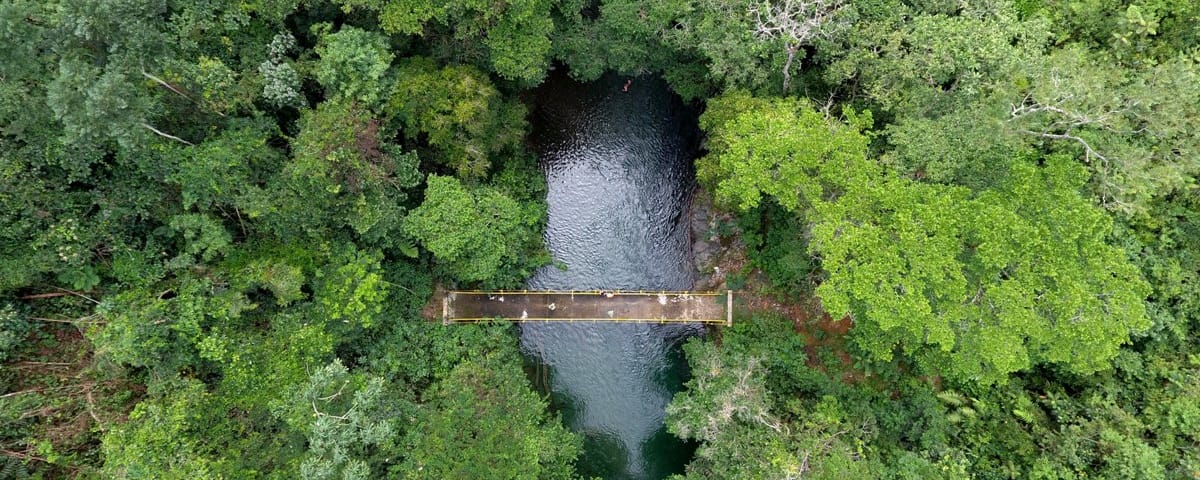 Río Melcocho en puente amarillo